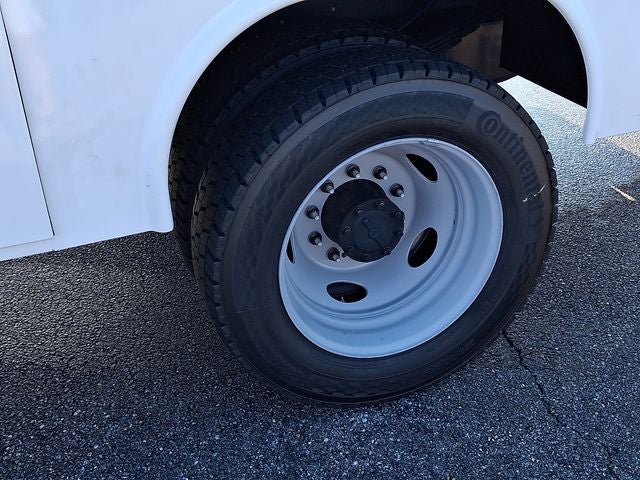 2026 Ford F-450SD XL Utility Body Work Truck DRW