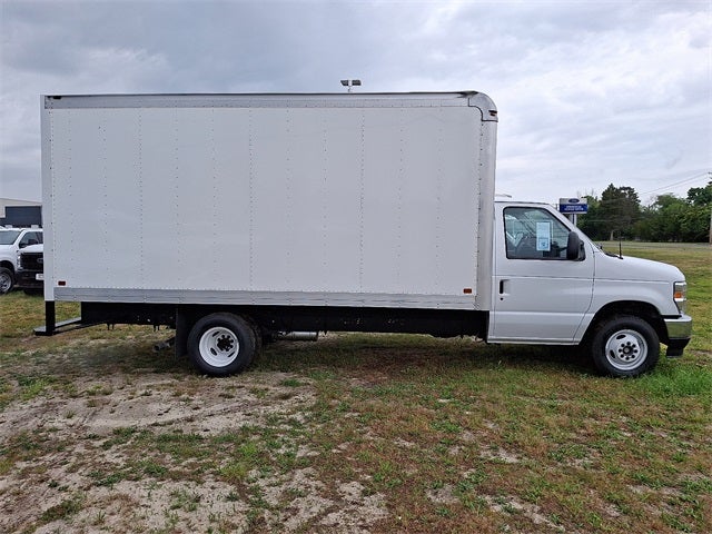 2026 Ford E-350SD Base Cutaway Box Van