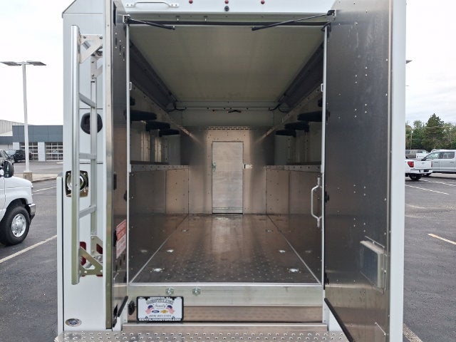 2026 Ford E-350SD Base Cutaway