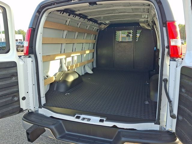 2025 GMC Savana 2500 Work Van