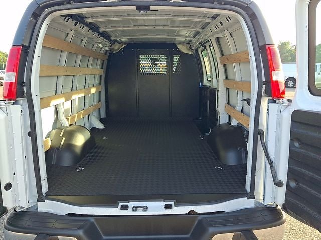2025 GMC Savana 2500 Work Van